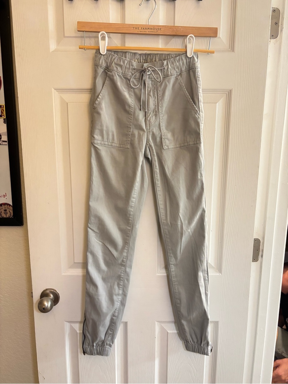 American Eagle Outfitters Light Gray Ankle Jogger Jeans